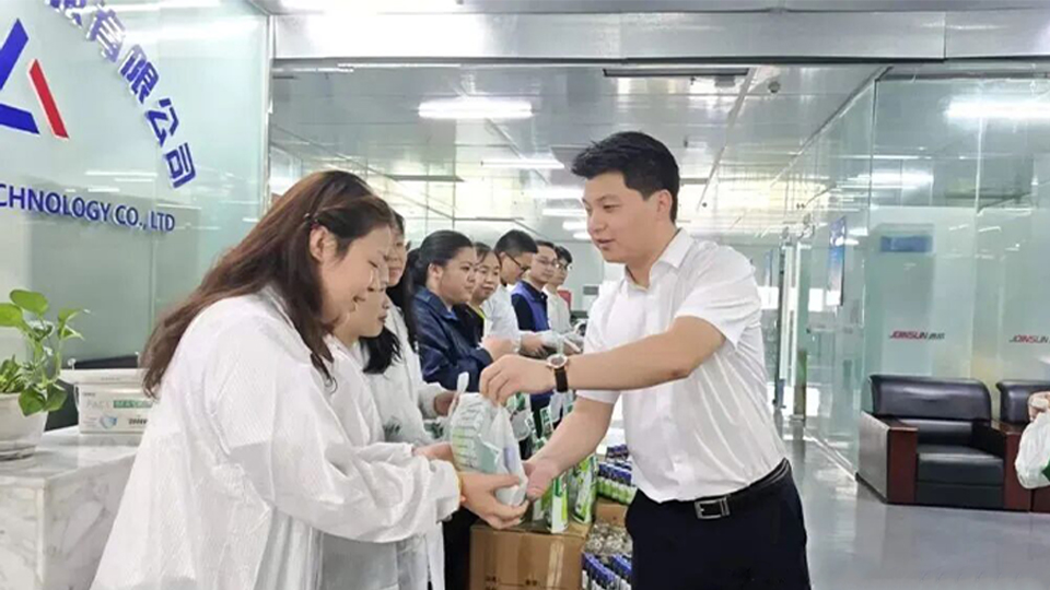 高温慰问送清冷，浓浓关切沁人心！！